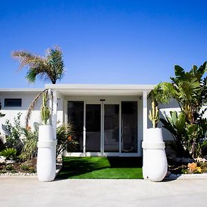 Aurora Beach & Suite